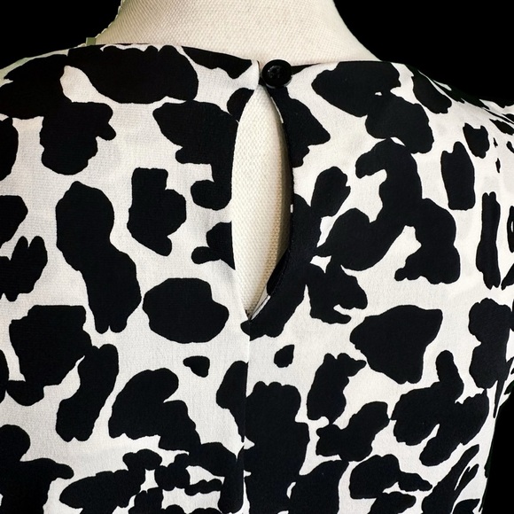 Calvin Klein 'Sleeveless Pleat Neck Abstract Print Knit Top' in Black & White L - Picture 7 of 10